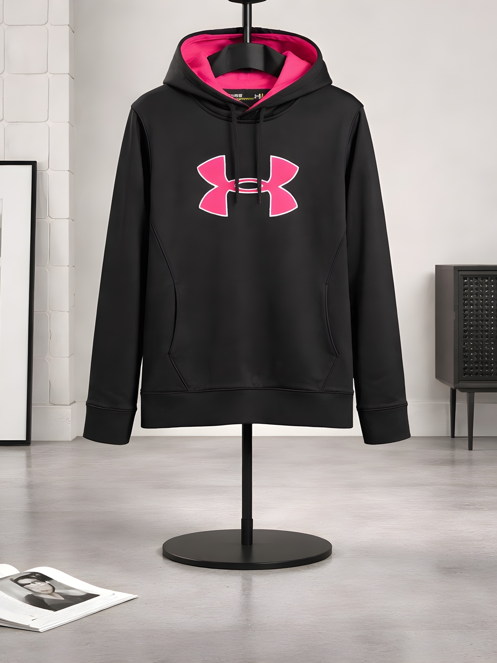 Under Armour M Medium Black Hoodie with Hot Pink Logo and Lined Hood